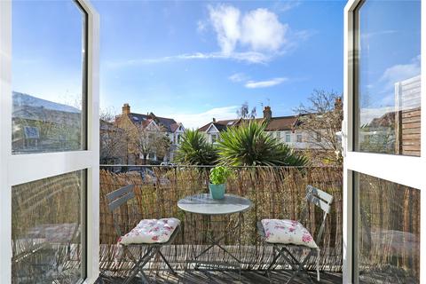 2 bedroom apartment to rent, Thornton Road, East Sheen, SW14