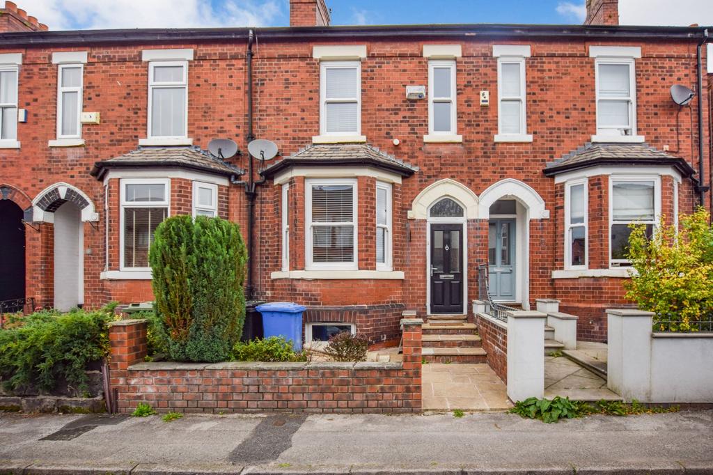 St Andrews Avenue, Timperley... 3 bed terraced house £1,600 pcm (£369 pw)