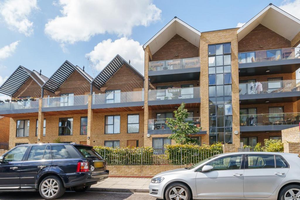 Sumner Road, Peckham 1 bed flat for sale £525,000