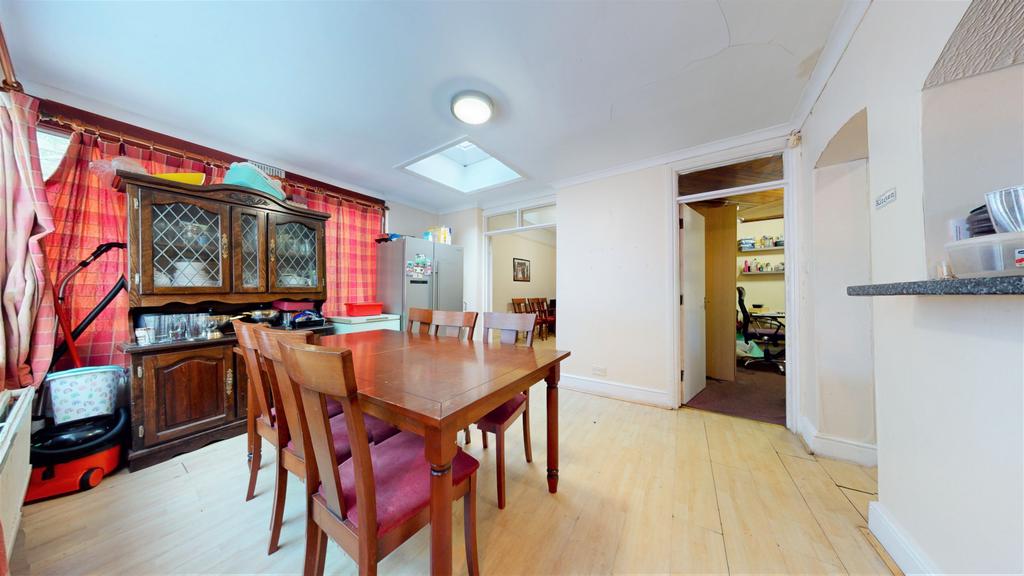 Kidderminster Road, Croydon, CR0 4 bed terraced house for sale £500,000