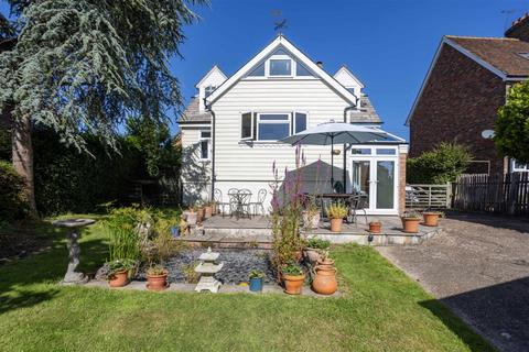 3 bedroom detached house for sale - Extensive garden with views in Cranbrook