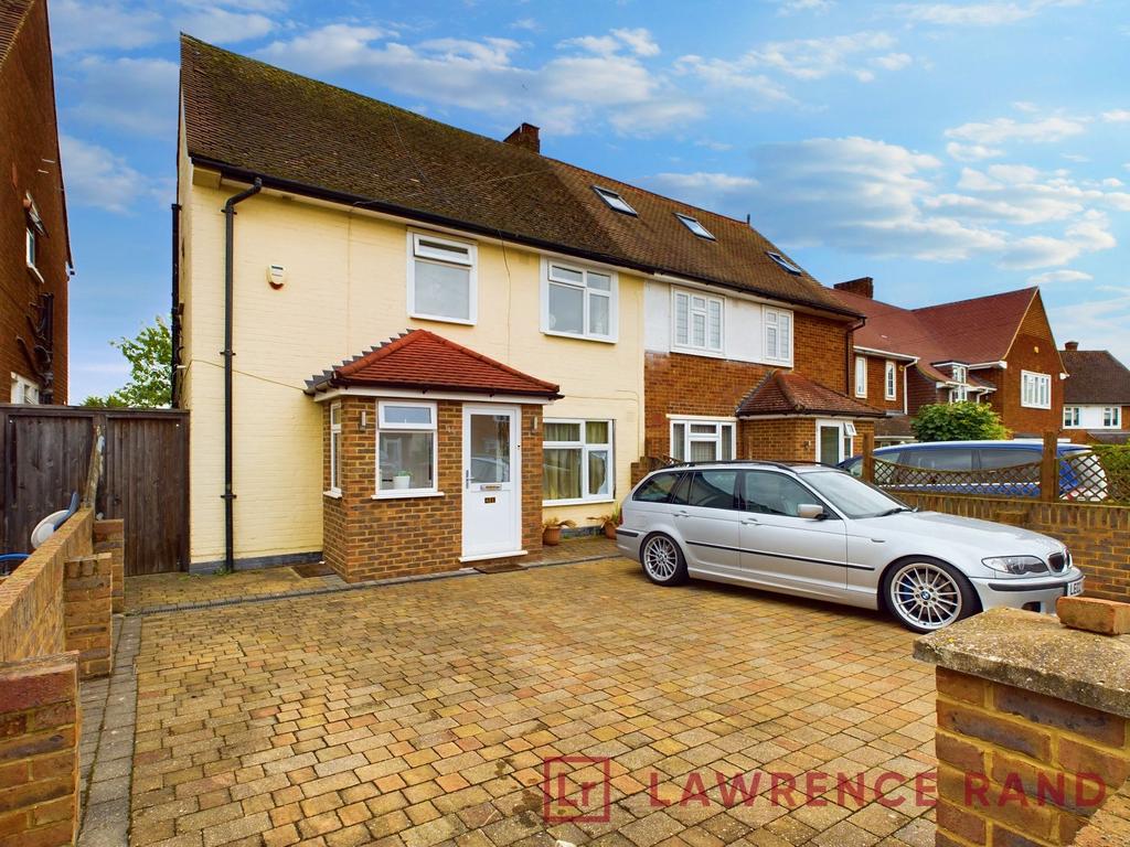 Coombe Drive, Ruislip, HA4 3 bed semidetached house £625,000