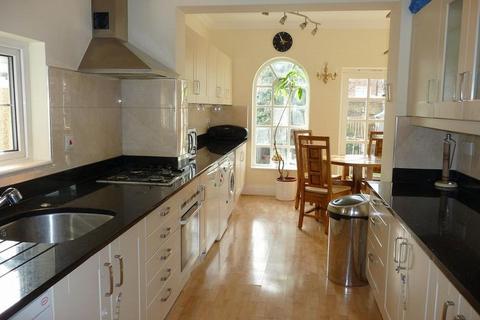 5 bedroom semi-detached house to rent - Glebe Crescent, Hendon, London, Greater London, NW4