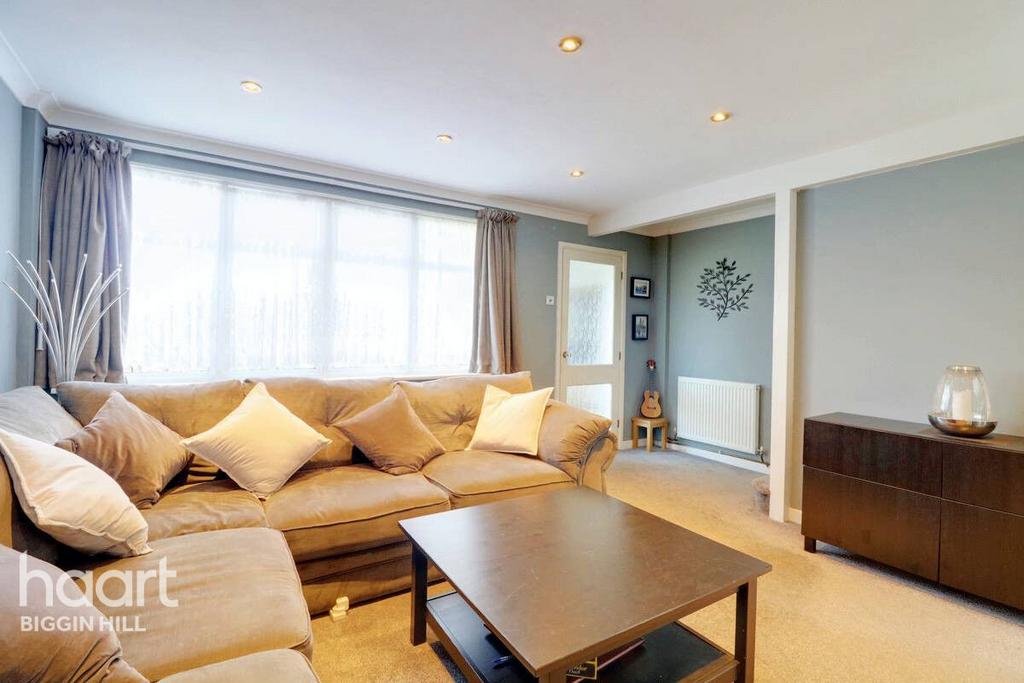 Magnolia Drive, Biggin Hill 3 bed semidetached house for sale £425,000