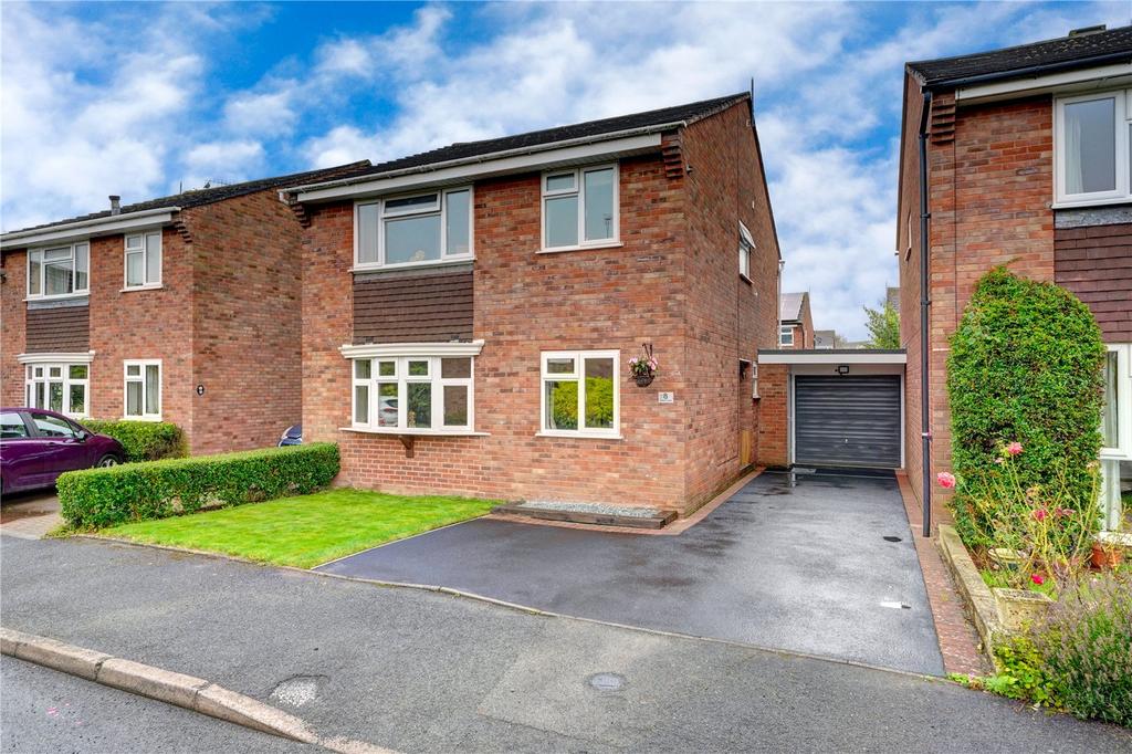 Hazel Close, Droitwich, WR9 4 bed detached house for sale £375,000
