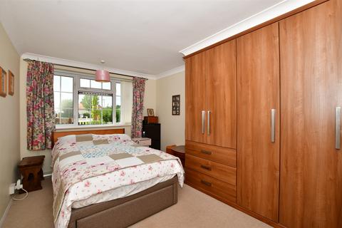 2 Pound Crescent, Fetcham, Leatherhead, KT22 9JL
