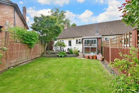 2 Pound Crescent, Fetcham, Leatherhead, KT22 9JL