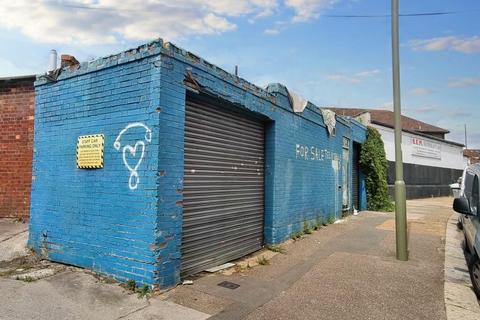 Warehouse for sale - London N12