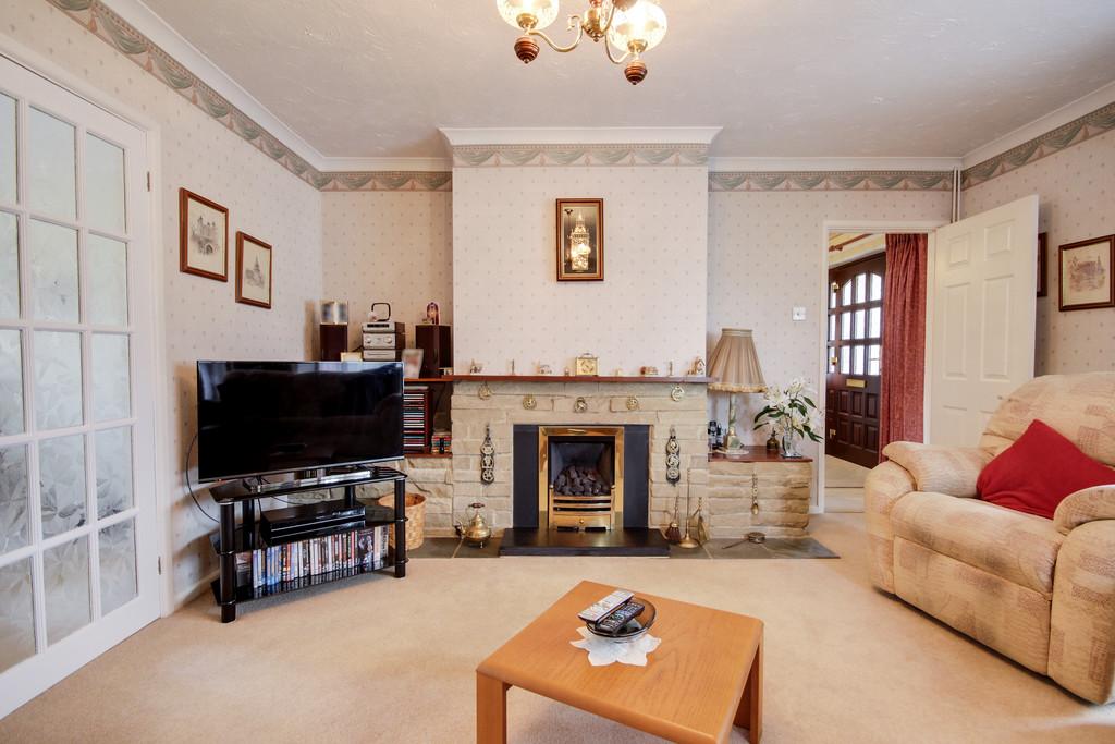 Walter Road, Wokingham 4 bed detached house for sale £775,000