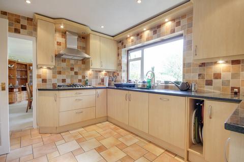 4 bedroom detached house for sale, Walter Road, Wokingham