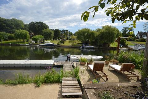 4 bedroom detached house for sale, Hamhaugh Island, Shepperton