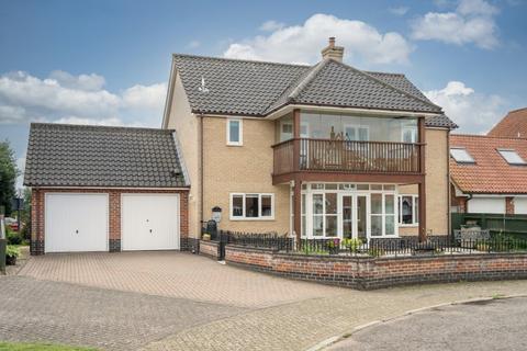 4 bedroom detached house for sale, River View, Beccles