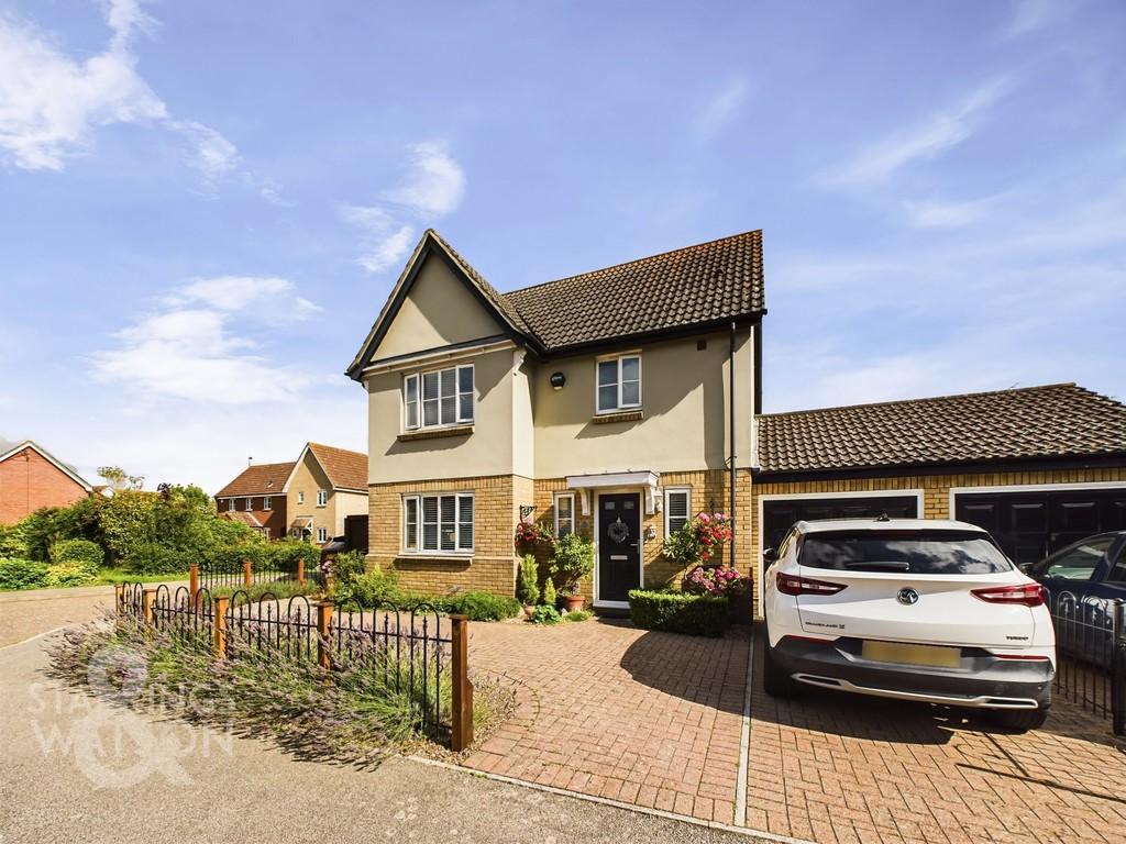 Wheatfield Way, Long Stratton, Norwich 3 bed detached house for sale