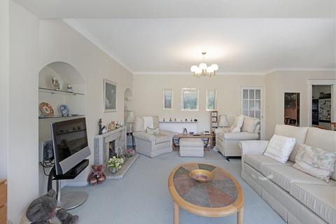 15 Hill Road, Theydon Bois, Epping, CM16 7LX