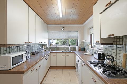 15 Hill Road, Theydon Bois, Epping, CM16 7LX