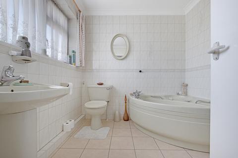 15 Hill Road, Theydon Bois, Epping, CM16 7LX
