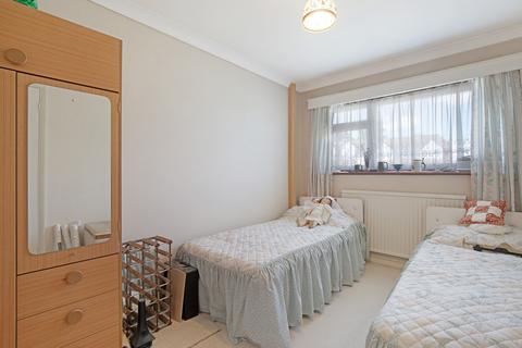 15 Hill Road, Theydon Bois, Epping, CM16 7LX