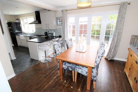 5, Heathdene Brighton Road, Burgh Heath, Tadworth, KT20 6AW