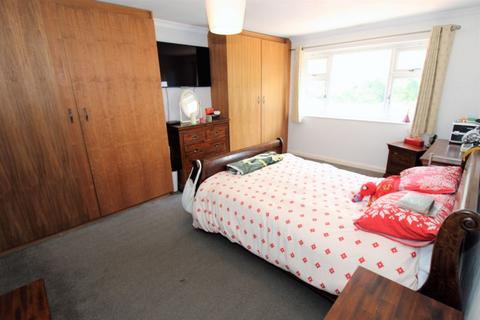 5, Heathdene Brighton Road, Burgh Heath, Tadworth, KT20 6AW