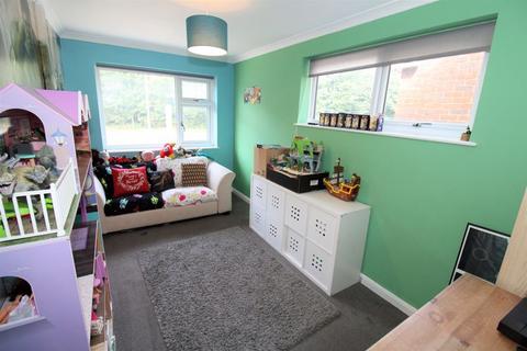 5, Heathdene Brighton Road, Burgh Heath, Tadworth, KT20 6AW