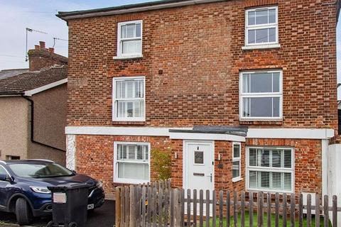 4 bedroom semi-detached house to rent, 4 Bedroom Semi-Detached House with Garden, Priory Street, Tonbridge