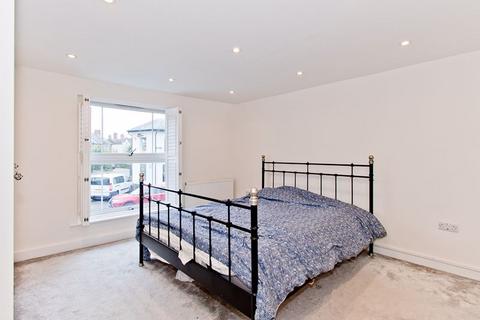 4 bedroom semi-detached house to rent, 4 Bedroom Semi-Detached House with Garden, Priory Street, Tonbridge