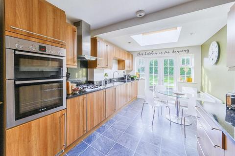 4 bedroom detached house for sale, Bedford MK41
