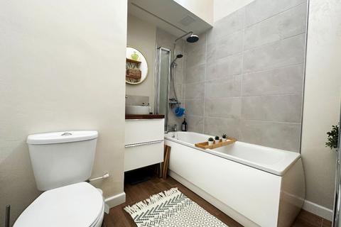 24 Lucerne Way, Romford, RM3 8BS
