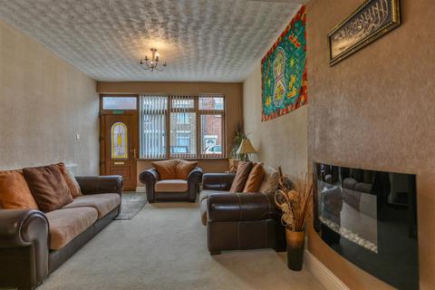 4 bedroom end of terrace house for sale, Uxbridge Street, Burton-On-Trent