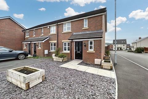 2 Hanratte Close, Llantilio Pertholey, Abergavenny, NP7 6PT