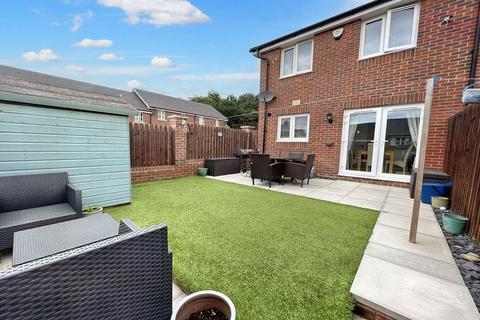 2 Hanratte Close, Llantilio Pertholey, Abergavenny, NP7 6PT