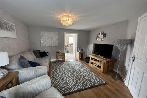 2 Hanratte Close, Llantilio Pertholey, Abergavenny, NP7 6PT