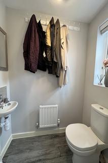 2 Hanratte Close, Llantilio Pertholey, Abergavenny, NP7 6PT