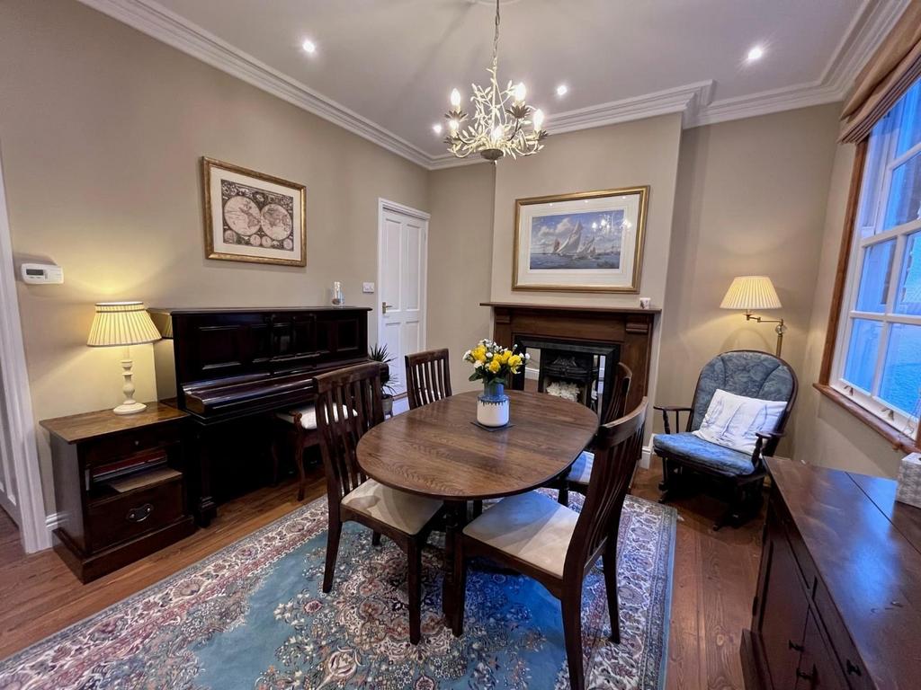 Rear Reception Room 2.jpg