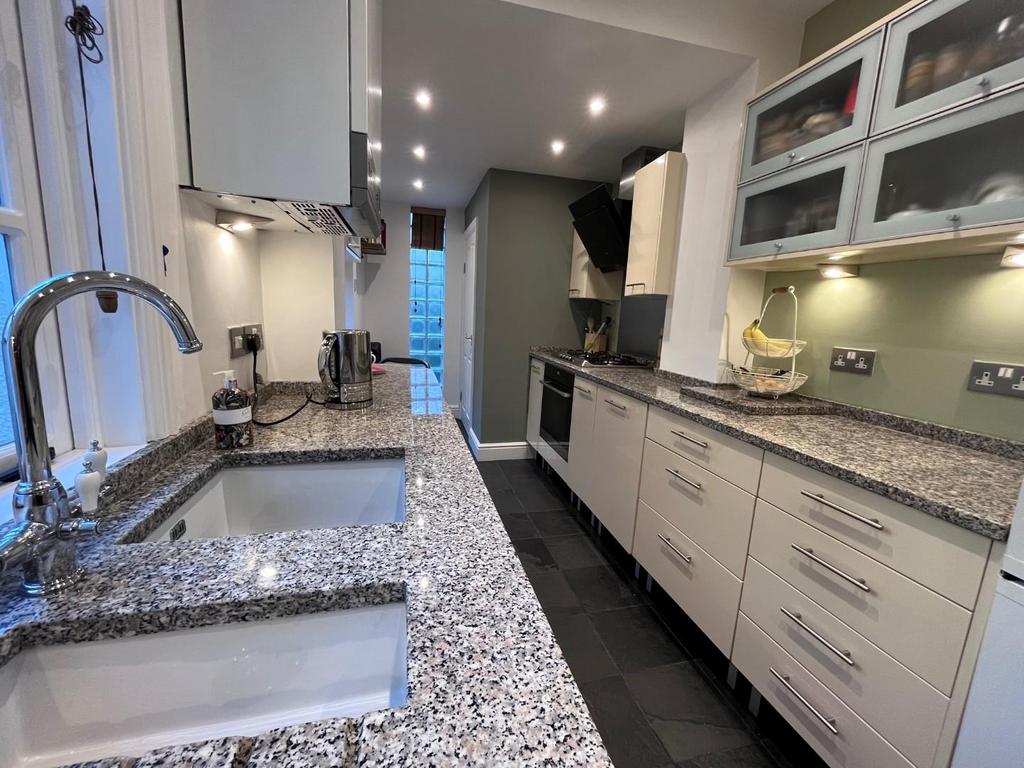 Kitchen Breakfast Room 2.jpg