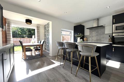 4 bedroom semi-detached house for sale - Cartmel Drive, South-West Dunstable, Bedfordshire