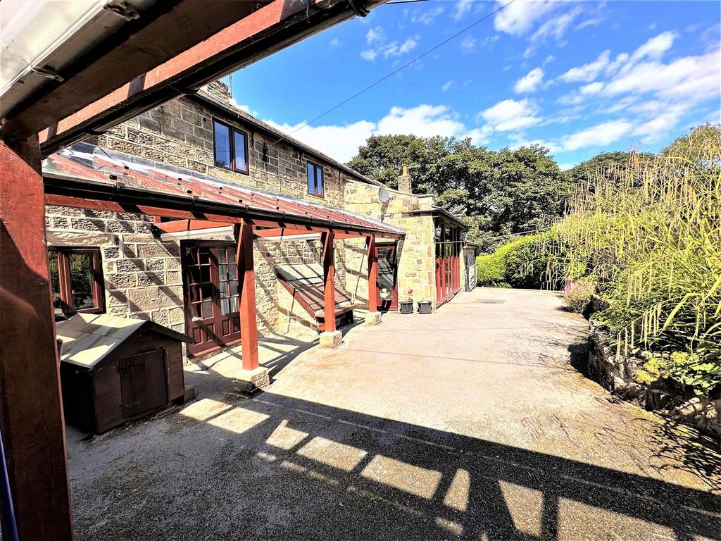 Rear courtyard