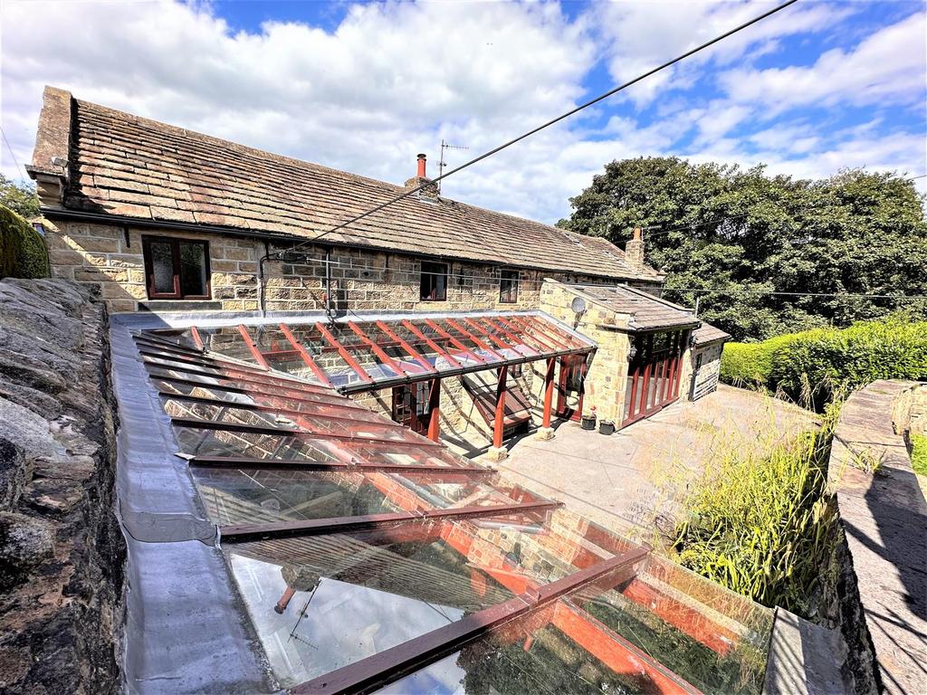 Rear courtyard