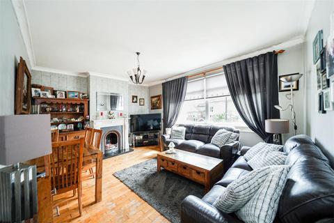 3 bedroom apartment for sale, Manford Way, Chigwell