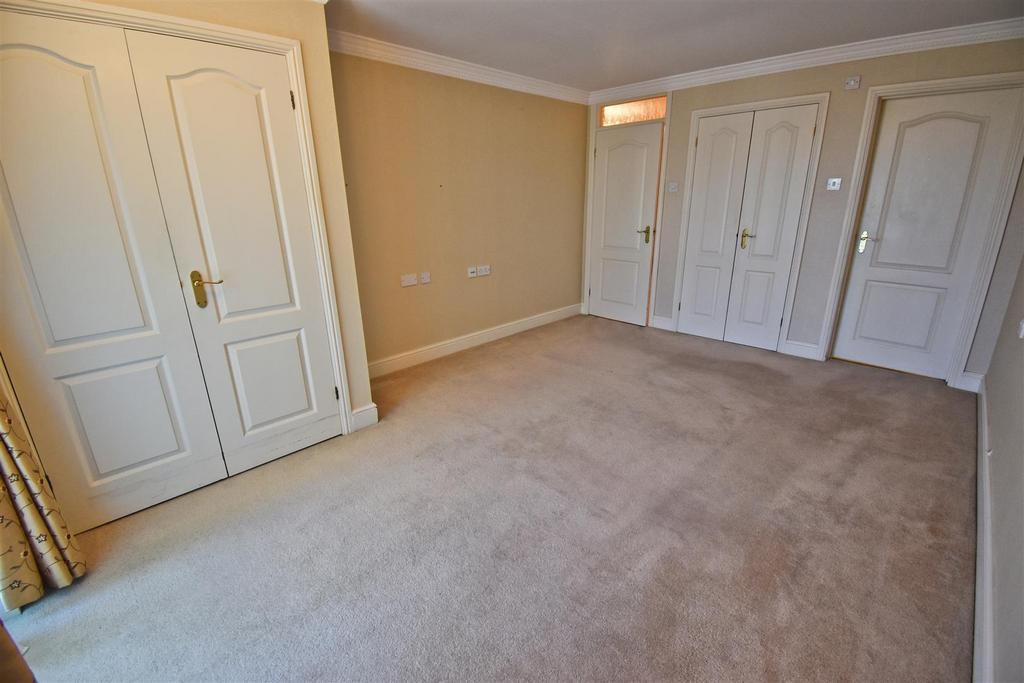 Bedroom 1.3.jpg