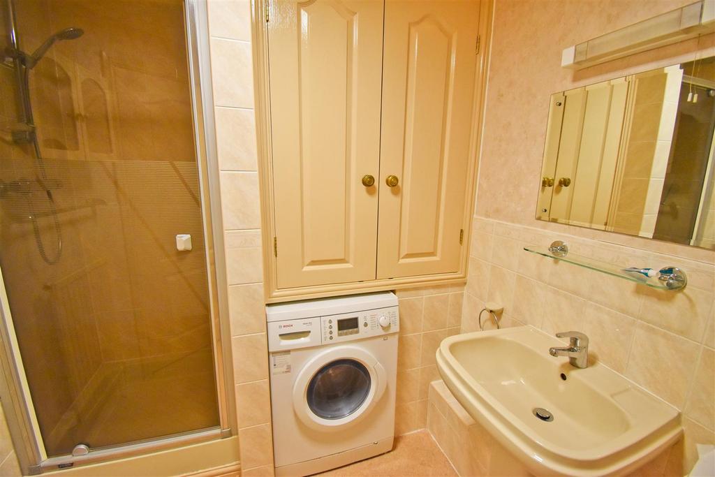 Bathroom.jpg