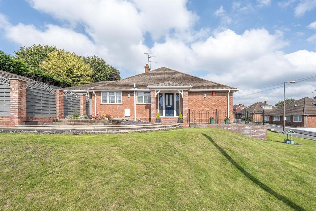 Priory Road, Stourbridge, DY8 2HG 3 bed semidetached bungalow for sale