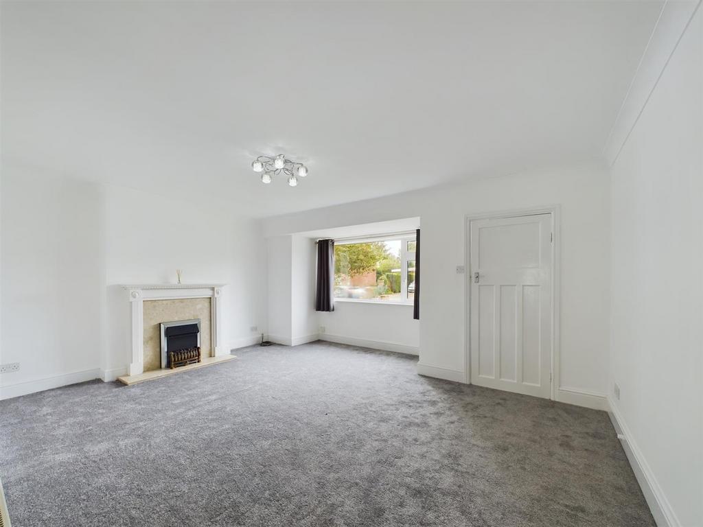 Sewerby Avenue, Bridlington 2 bed semidetached bungalow for sale £165,000