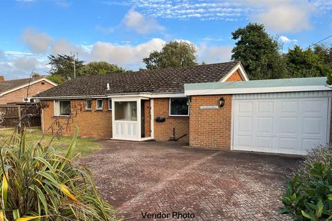 3 bedroom detached bungalow for sale, Colwell Road