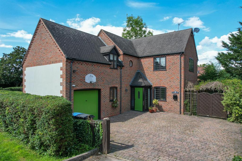 Wyre Lane, Long Marston, StratfordUponAvon 4 bed detached house for