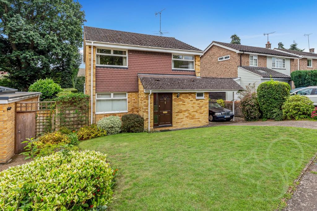 Marlowe Way, Colchester 4 bed detached house for sale £500,000