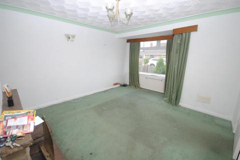 3 bedroom semi-detached house for sale, Derwent Avenue, Garforth, Leeds