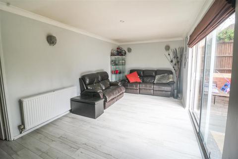 176 Tithelands, Harlow, CM19 5NF