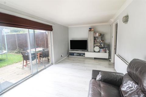 176 Tithelands, Harlow, CM19 5NF