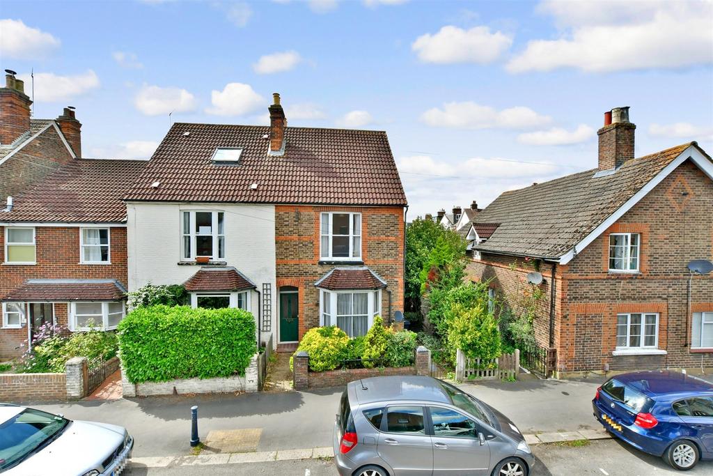 Nutley Lane, Reigate, Surrey 3 bed end of terrace house £600,000
